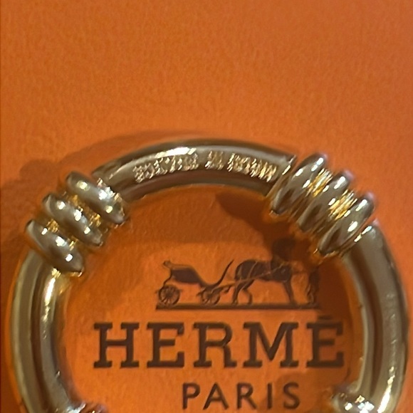HERMES Scarf Ring Square Knot Gold Color - Picture 3 of 5